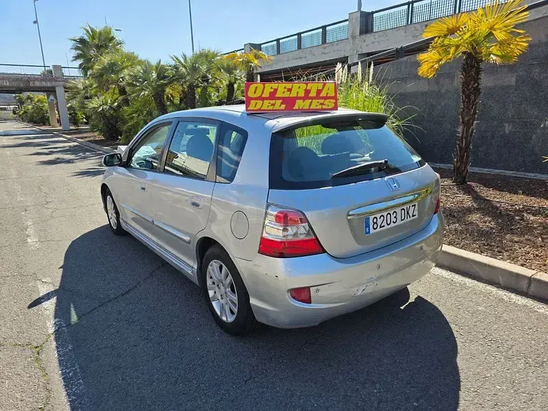 Usado Honda Civic LS 100 CV (73 kW) 2005 Gris / plata Berlina