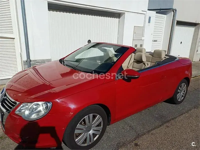 Usado VW Eos 140 CV (102 kW) 2008 Rojo Descapotable