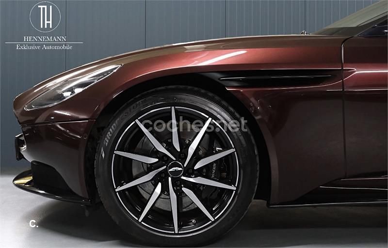 Usado Aston Martin DB11 510 CV (375 kW) 2019 Granate Coupe