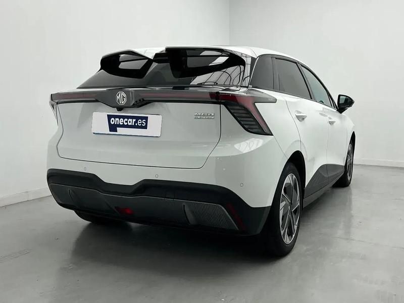Usado MG MG4 EV Luxury 150 kW (204 HP) 2023 Branco Citadino