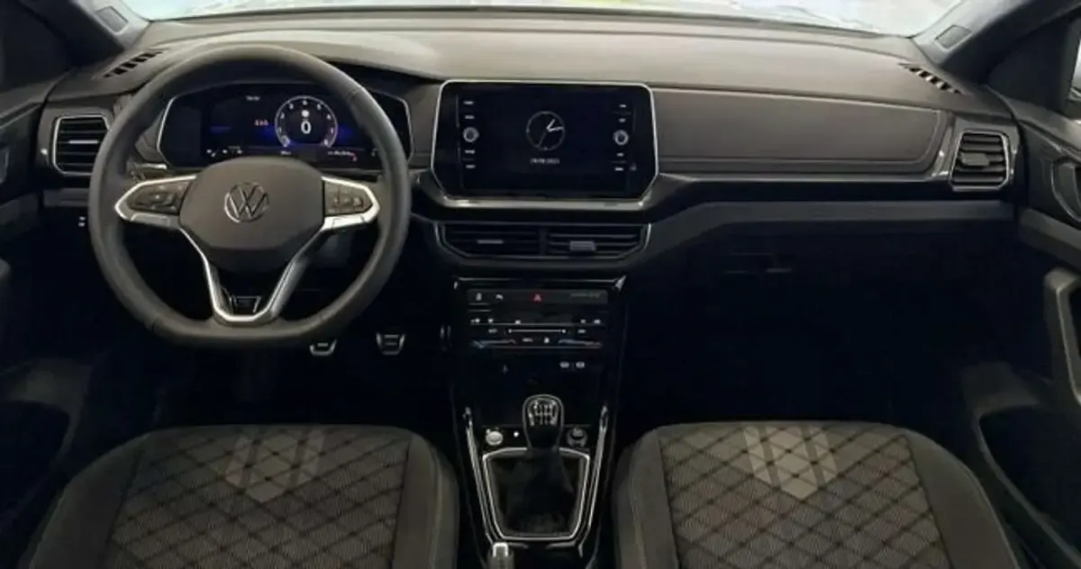 Usado VW T-Cross R-line 116 CV (85 kW) 2025 Plateado SUV