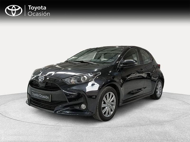 Negro Usado 2024 Toyota Yaris Hybrid Active Berlina | 22.900 € (Precio justo) - Imagen 1/4