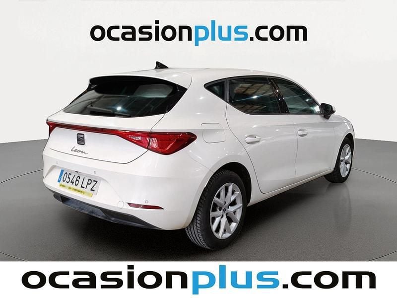 Käytetty Seat Leon Style 116 HP (85 kW) 2021 Valkoinen Viistoperä