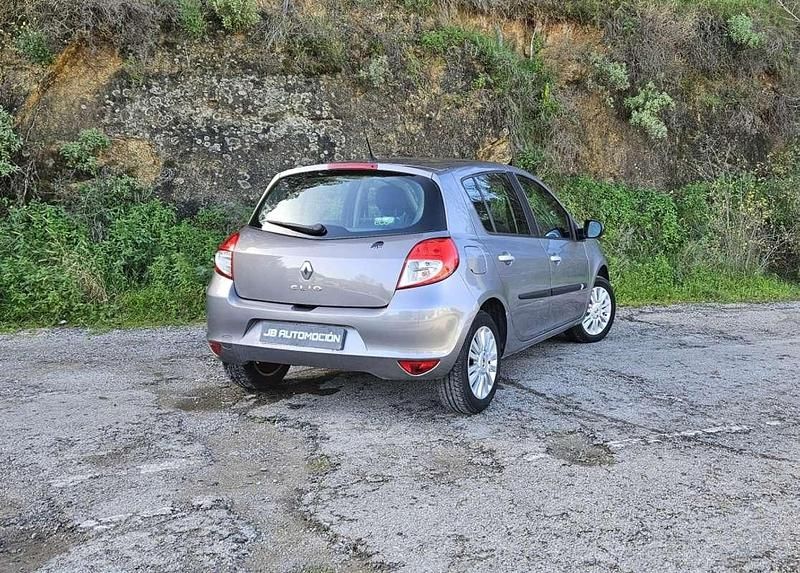 Usado Renault Clio II Authentique 75 CV (55 kW) 2011 Utilitario