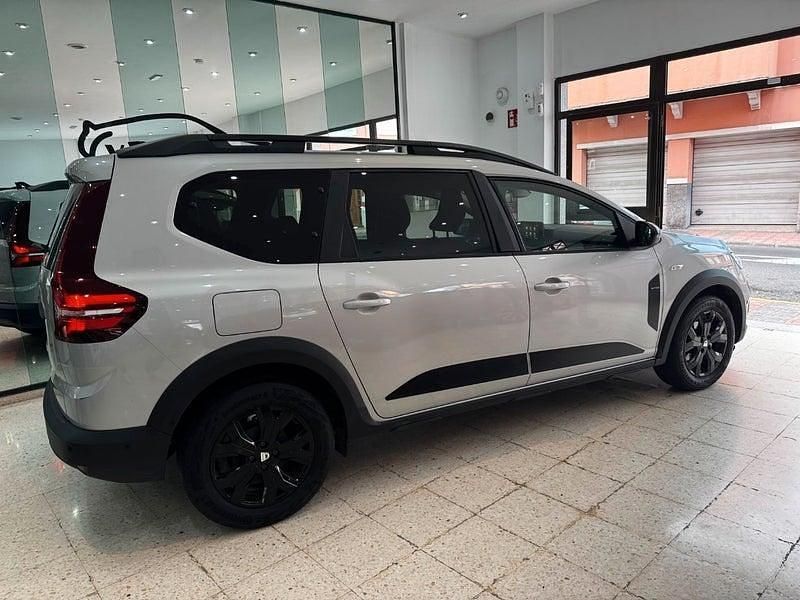 Usado Dacia Jogger Expression 110 CV (80 kW) 2022 Gris / plata Monovolumen