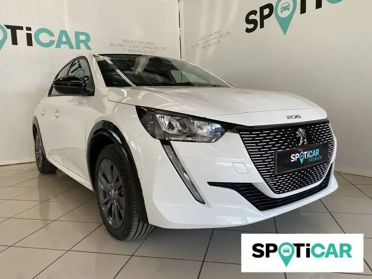 Usado Peugeot e-208 Allure 100 kW (136 HP) 2023 Branco Citadino