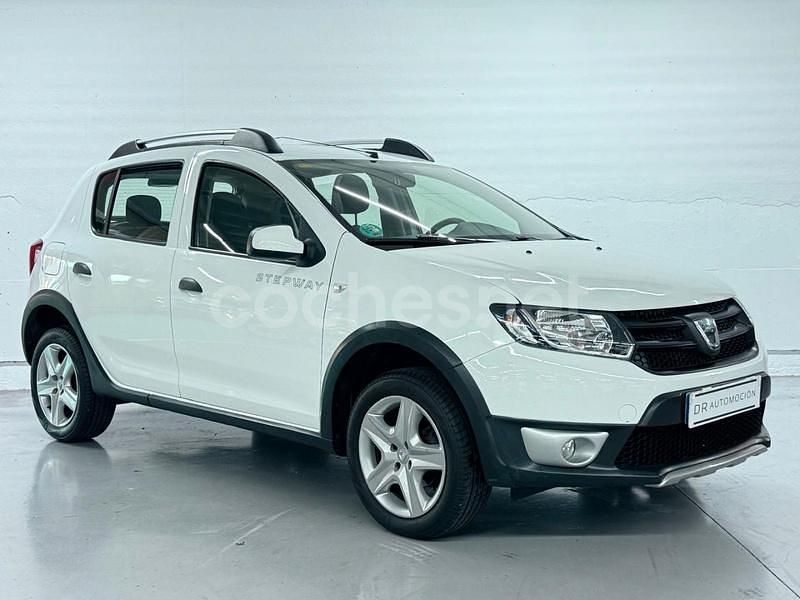 Blanco Usado 2015 Dacia Sandero Stepway Berlina | 9490 € (Precio justo) - Imagen 1/4