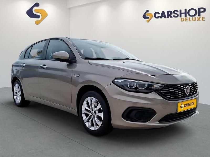 Usado Fiat Tipo Business 120 CV (88 kW) 2018 Beige Familiar