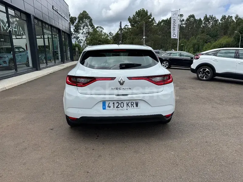 Usado Renault Mégane IV Life 95 CV (69 kW) 2018 Blanco Berlina