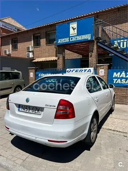Usado Skoda Octavia 105 CV (77 kW) 2010 Blanco Berlina
