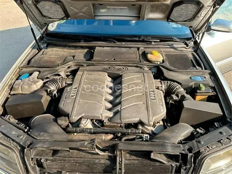 Usado Audi A8 420 CV (308 kW) 2001 Gris / plata Berlina