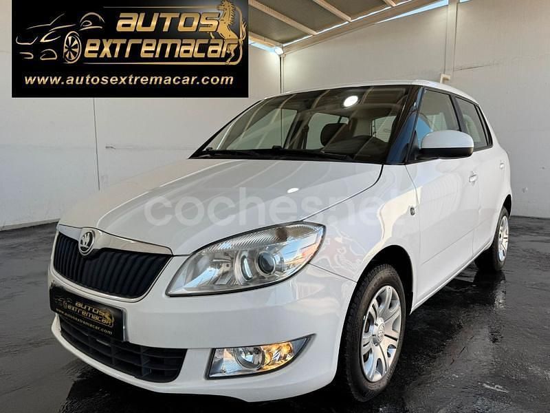 Blanco Usado 2015 Skoda Fabia Ambition Berlina | 2599 € - Imagen 1/4