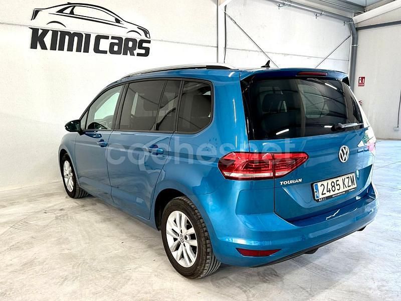Usado VW Touran Business 115 CV (84 kW) 2019 Azul Monovolumen