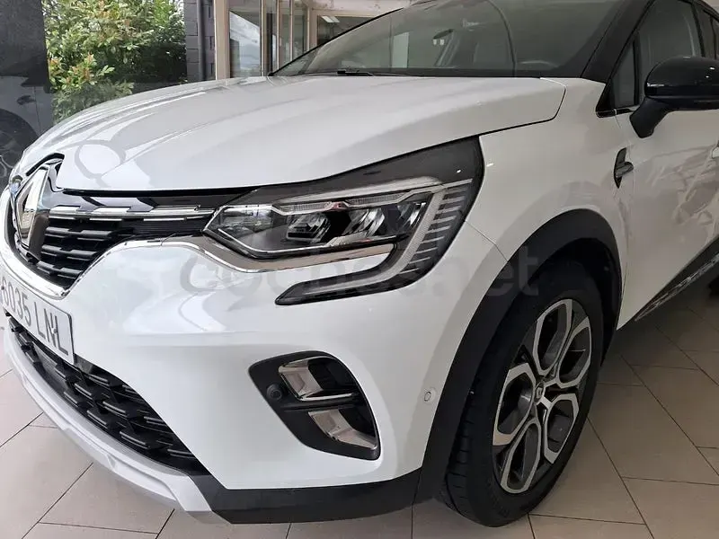 Używany Renault Captur Zen 90 KM (66 kW) 2021 Biały SUV