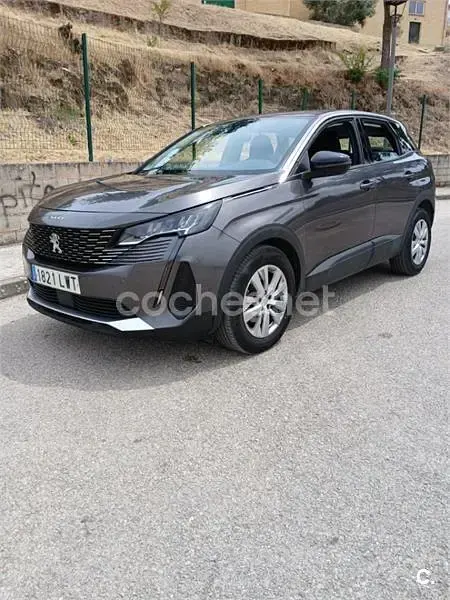 Usado Peugeot 3008 Active 130 CV (95 kW) 2022 Gris / plata SUV