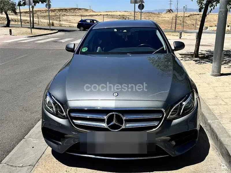 Usado Mercedes E220 194 CV (142 kW) 2016 Gris / plata Berlina