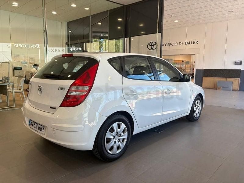 Brugt Hyundai i30 Comfort 90 HK (66 kW) 2008 Hvid Sedan