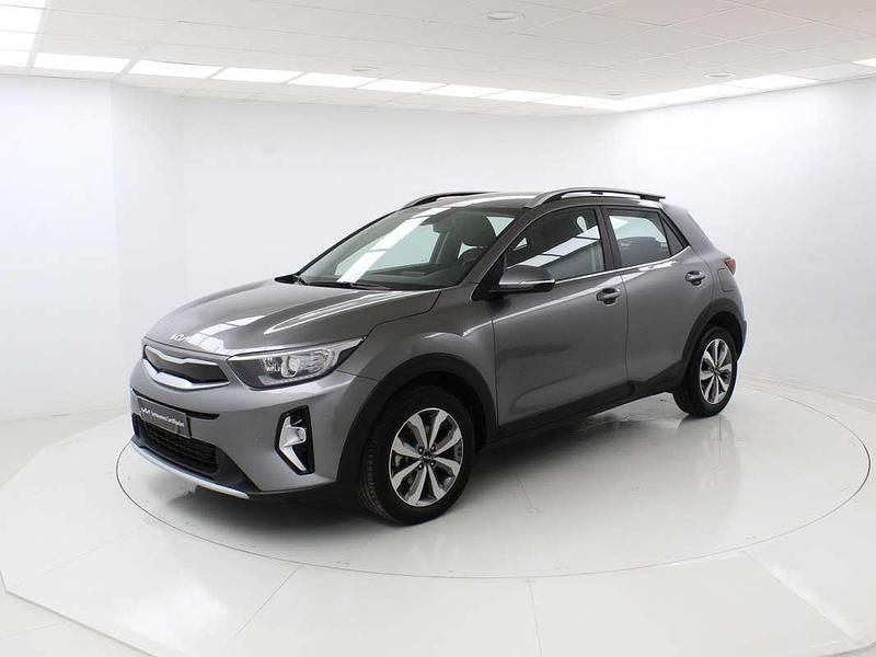 Usado Kia Stonic 101 CV (74 kW) 2025 Gris SUV
