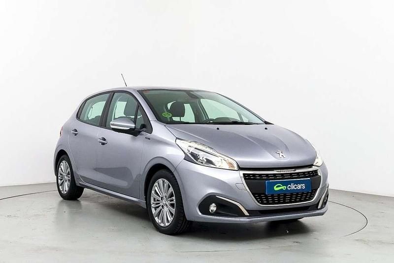 Usado Peugeot 208 Signature Sky 110 CV (80 kW) 2019 Gris Utilitario