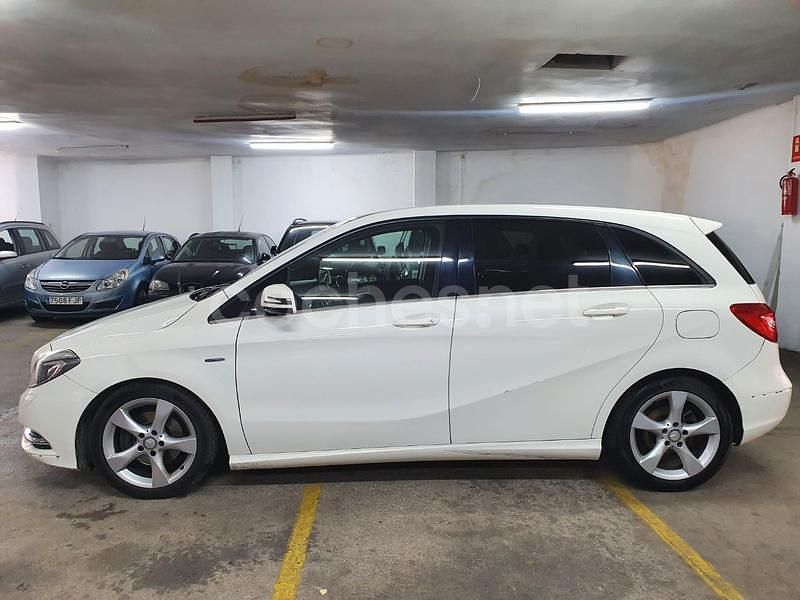 Blanco Usado 2012 Mercedes B180 Monovolumen | 6899 € (Un poco caro) - Imagen 1/4
