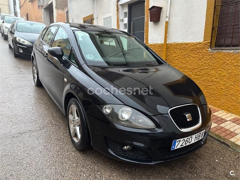 Negro Usado 2011 Seat Leon Reference Berlina | 6400 € (Precio justo) - Imagen 1/4