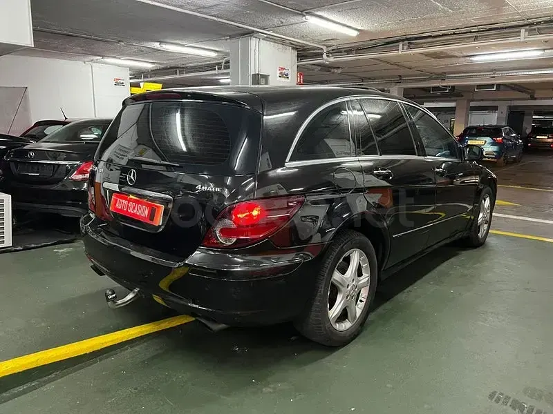 Usado Mercedes R320 224 CV (164 kW) 2007 Negro Monovolumen