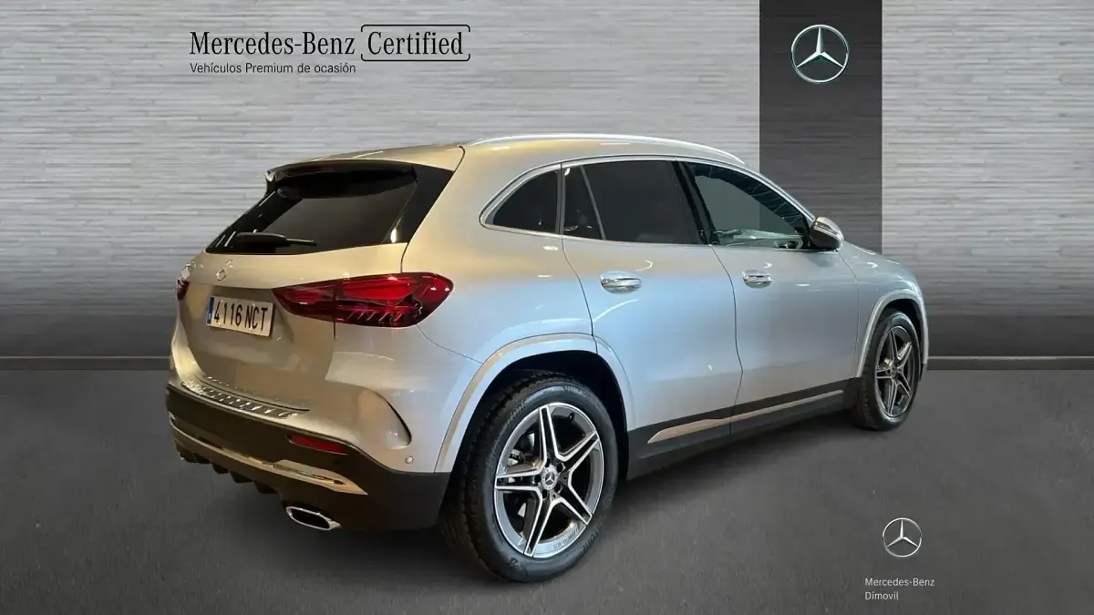 Usado Mercedes GLA200 150 CV (110 kW) 2025 Gris / plata SUV