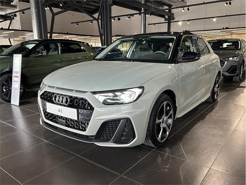 Plata rocio Nuevo 2025 Audi A1 Sportback Premium Utilitario | 30.029 € (Precio justo) - Imagen 1/4