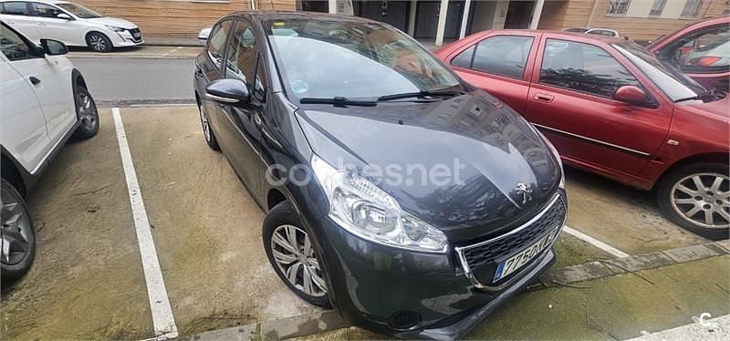 Usado Peugeot 208 Active 82 CV (60 kW) 2014 Gris / plata Utilitario