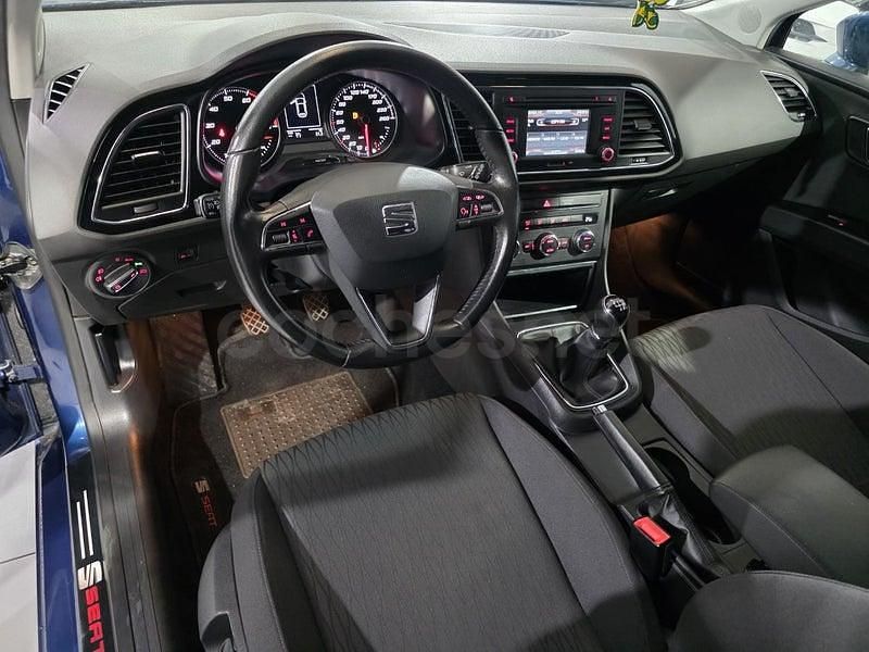 Usado Seat Leon Style 125 CV (91 kW) 2015 Azul Familiar