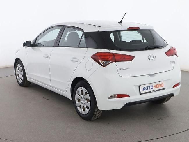 Usado Hyundai i20 86 CV (63 kW) 2015 Blanco Berlina