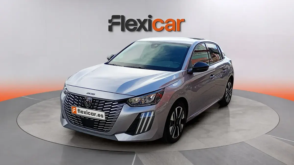 Usado Peugeot 208 Allure 101 CV (74 kW) 2025 Gris Utilitario
