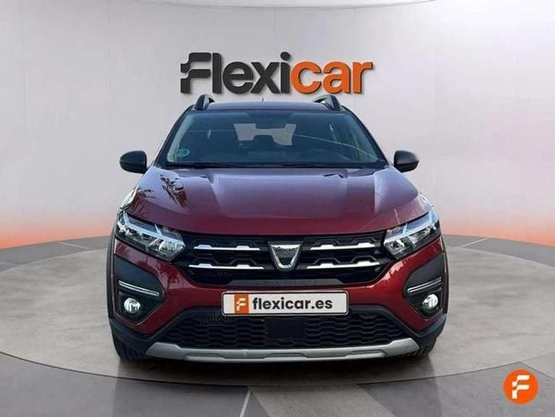 Usado Dacia Sandero Comfort 91 CV (66 kW) 2022 Burdeos Utilitario