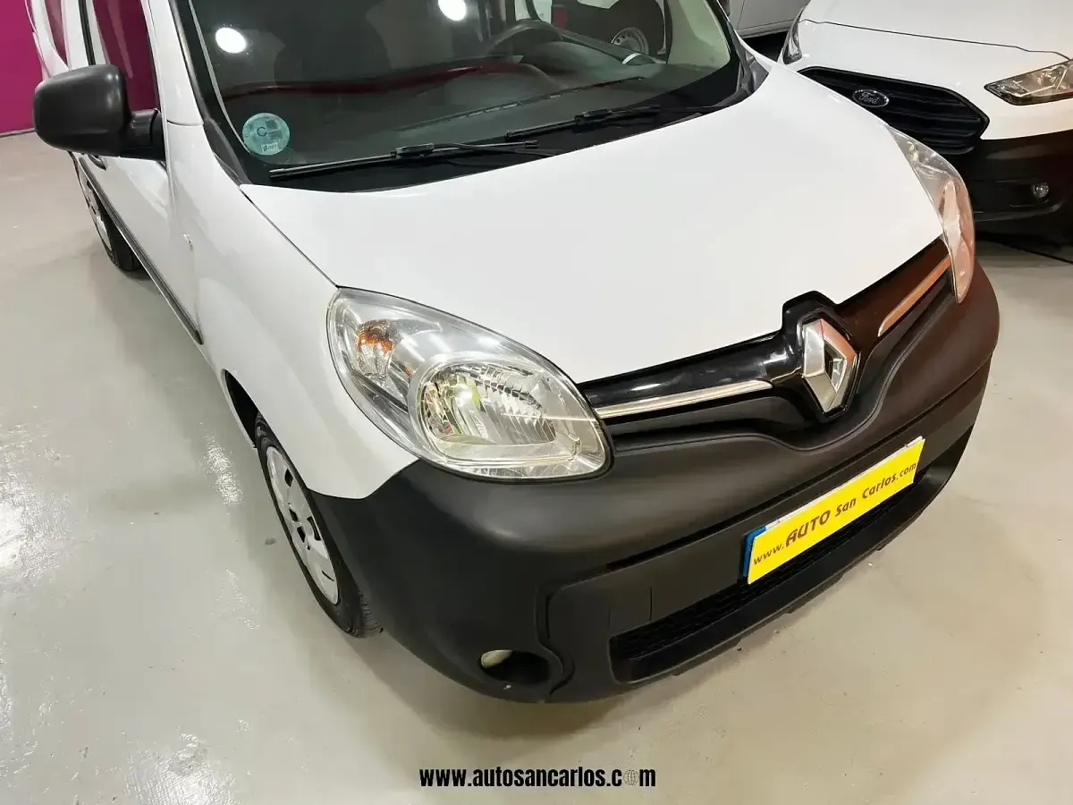 Usado Renault Kangoo 95 CV (69 kW) 2021 Blanco Familiar