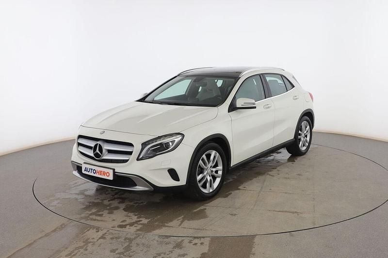 Usado Mercedes GLA200 Urban 135 CV (99 kW) 2014 Blanco SUV