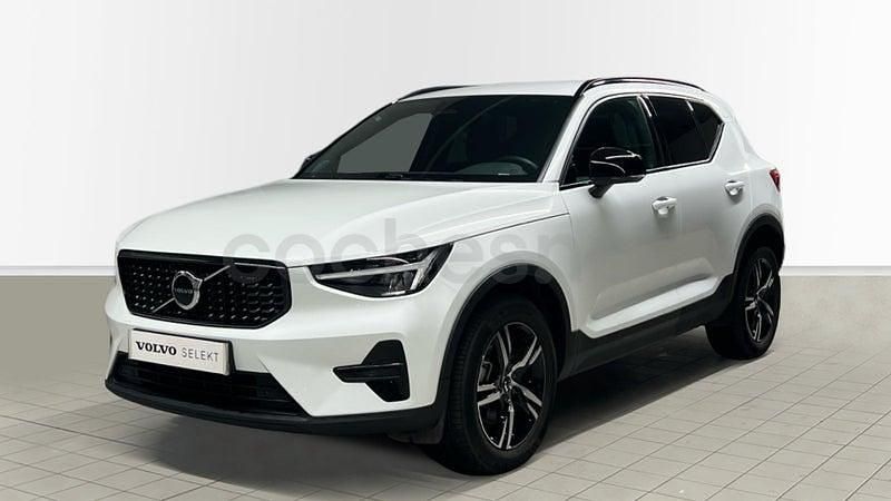 Blanco Usado 2025 Volvo XC40 Plus SUV | 37.400 € - Imagen 1/4