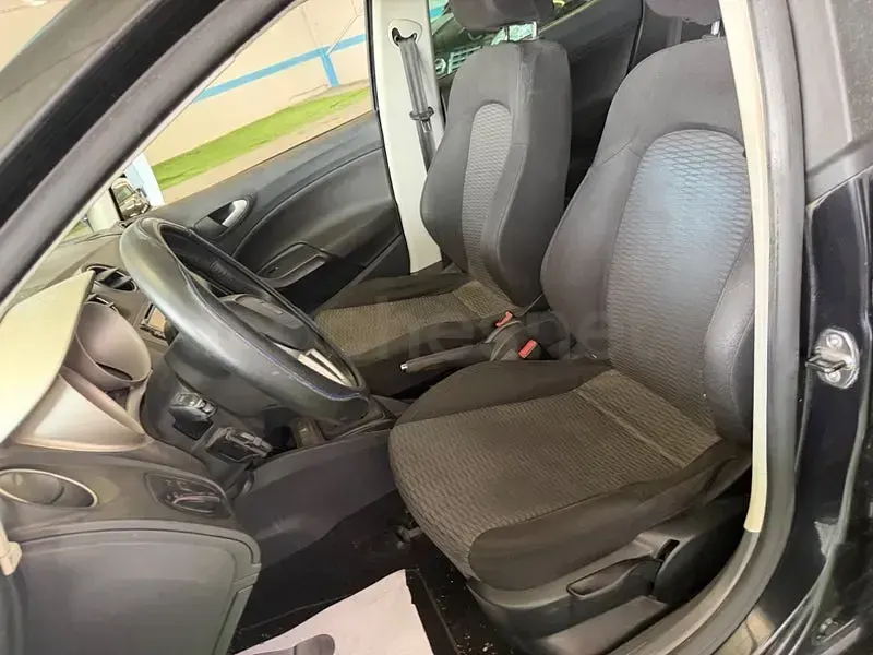 Usado Seat Ibiza Sport 105 CV (77 kW) 2011 Negro Berlina