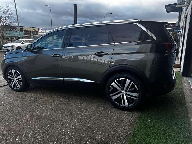 Usado Peugeot 5008 GT-line 181 CV (133 kW) 2019 Gris SUV
