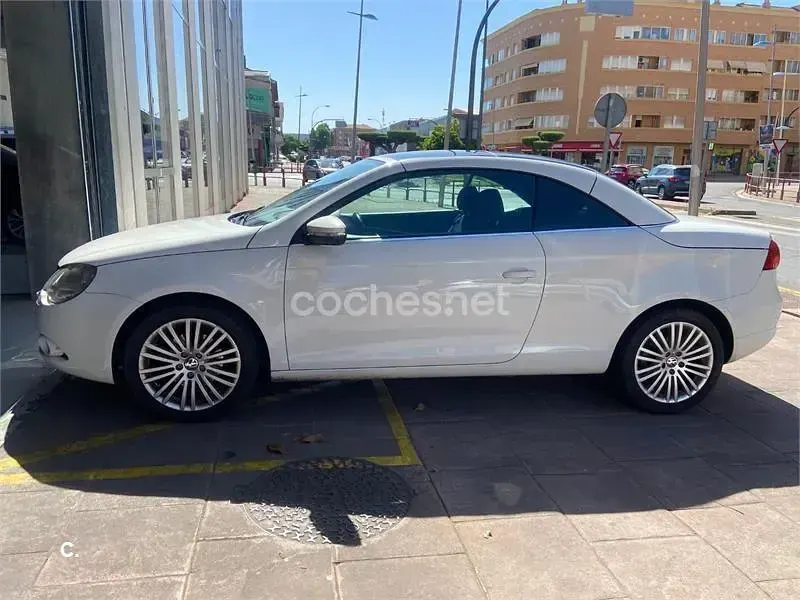 Usado VW Eos 122 CV (89 kW) 2009 Blanco Descapotable