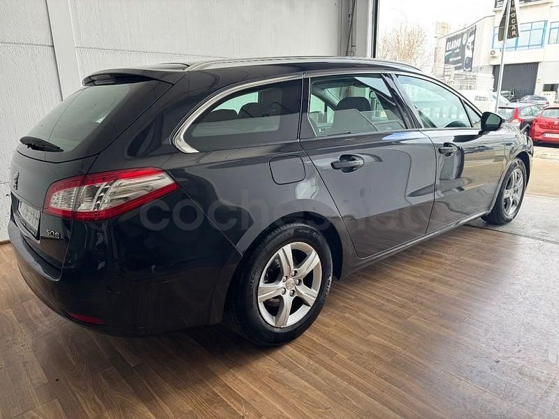 Usado Peugeot 508 SW Active 120 CV (88 kW) 2017 Gris / plata Familiar