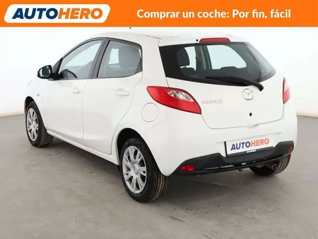 Käytetty Mazda 2 Style 75 HP (55 kW) 2014 Valkoinen Viistoperä