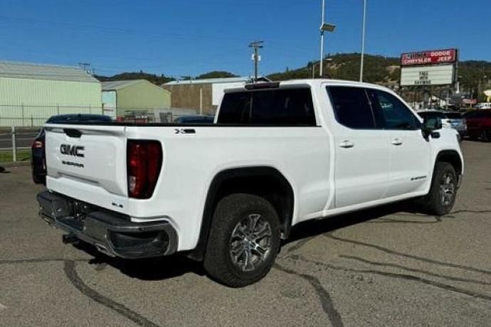 Usado GMC Sierra 355 CV (261 kW) 2023 Blanco Pickup/Camioneta