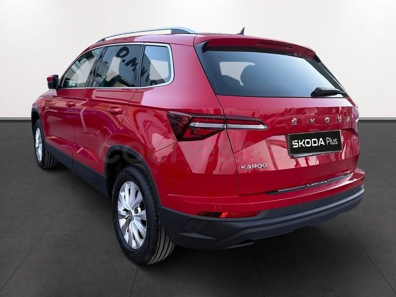 Usado Skoda Karoq Ambition 150 CV (110 kW) 2022 Rojo SUV