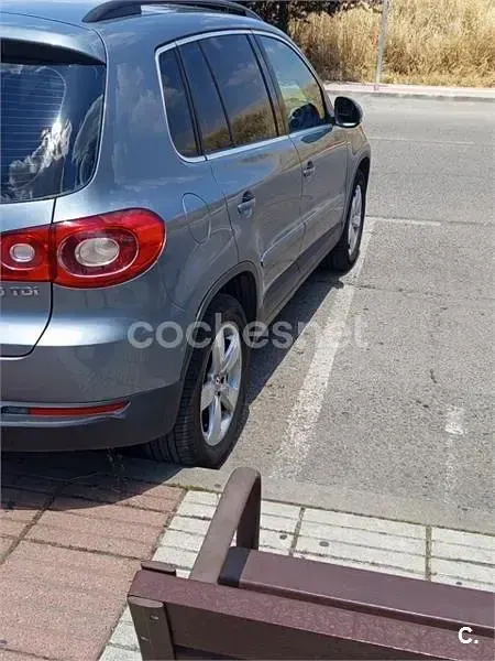 Usado VW Tiguan 140 CV (102 kW) 2009 Gris / plata SUV
