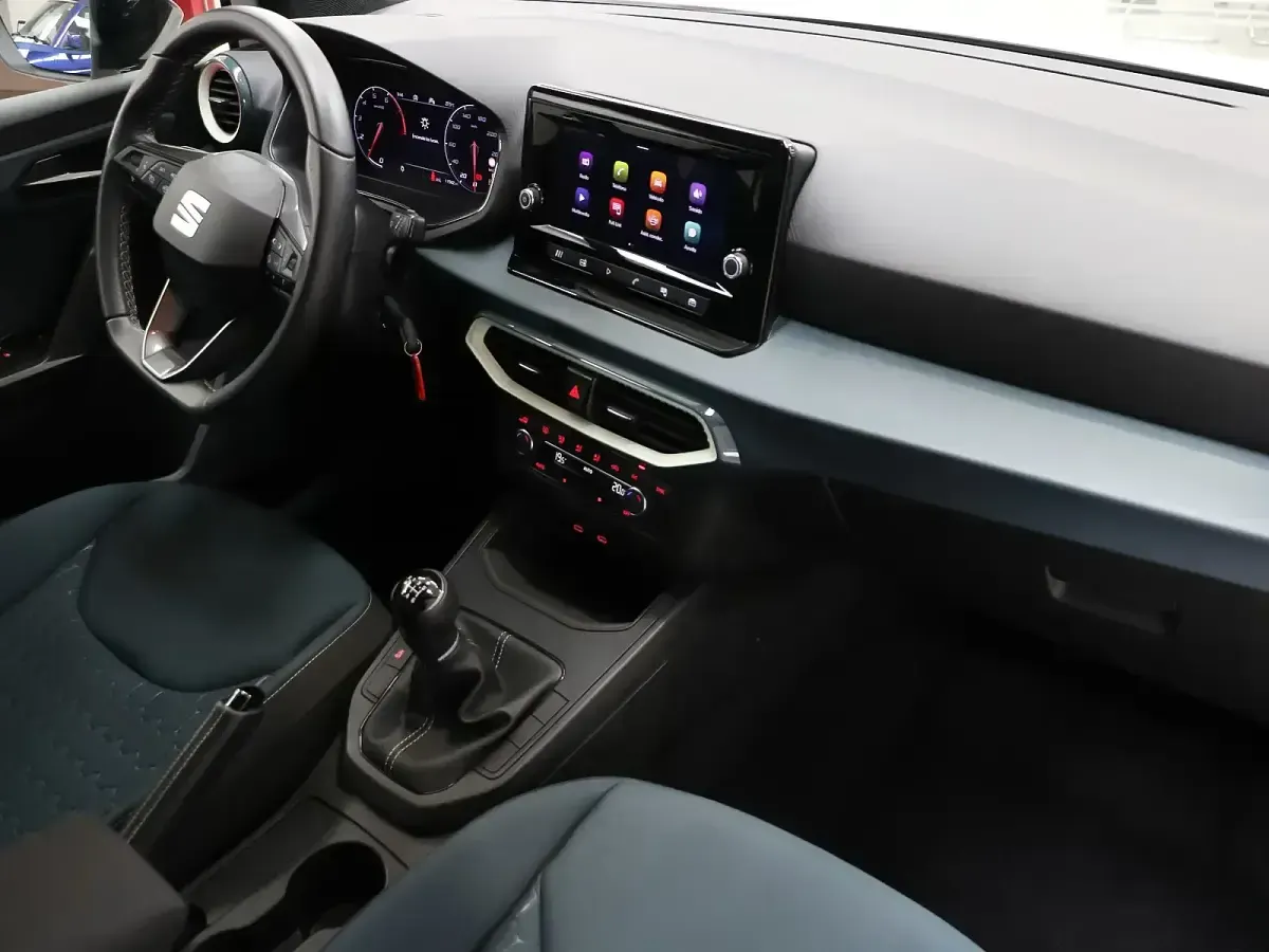 Usado Seat Arona Style Plus 115 CV (84 kW) 2026 Blanco SUV