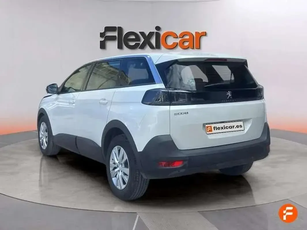 Usado Peugeot 5008 Active 131 CV (96 kW) 2021 Blanco SUV