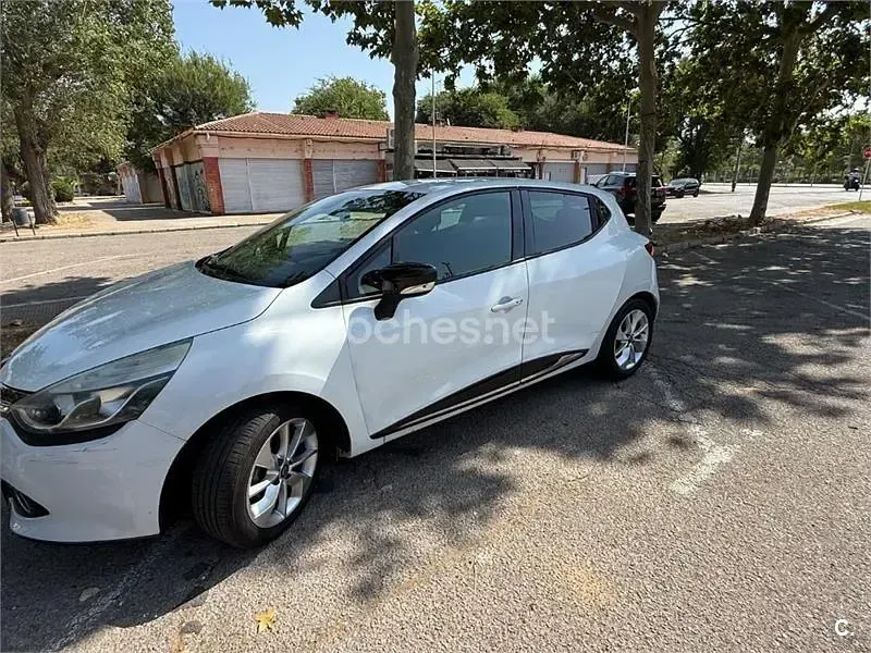 Usado Renault Clio IV LIMITED 90 CV (66 kW) 2016 Blanco Berlina