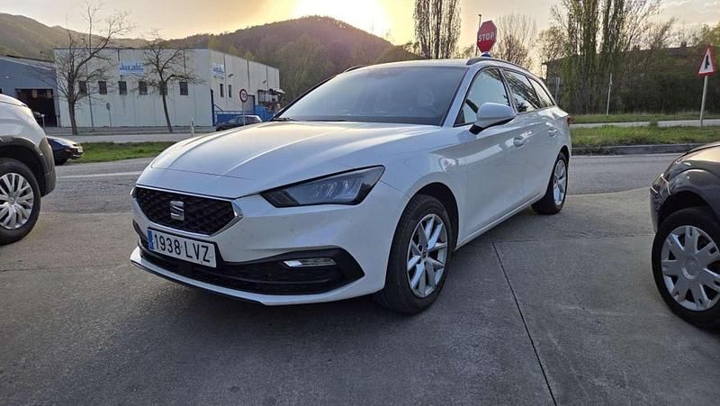 Usado Seat Leon ST Style 116 CV (85 kW) 2022 Blanco Familiar