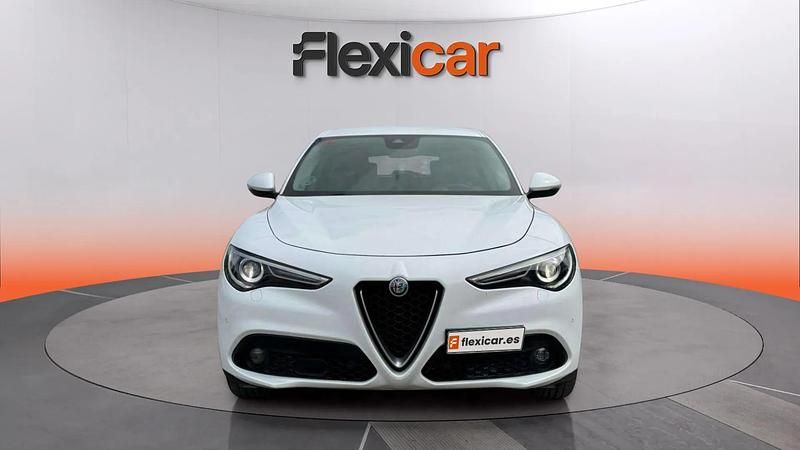 Usado Alfa Romeo Stelvio 180 CV (132 kW) 2018 Blanco SUV