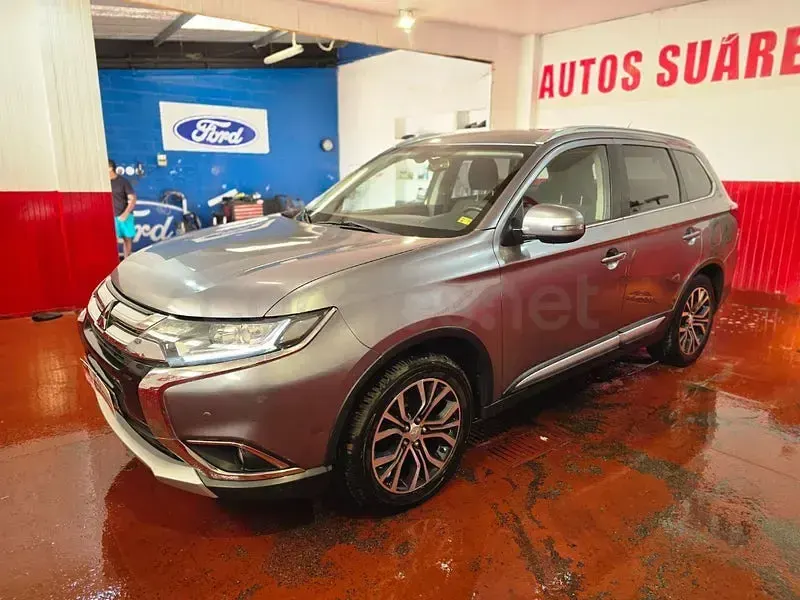 Usado Mitsubishi Outlander Motion 150 CV (110 kW) 2015 Gris / plata SUV